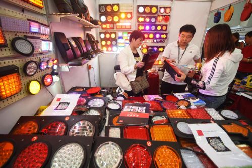 1700多家企業(yè)帶拳頭產(chǎn)品來漢，“辦汽配展離不開武漢”(圖2)