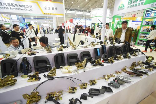 1700多家企業(yè)帶拳頭產(chǎn)品來漢，“辦汽配展離不開武漢”(圖3)