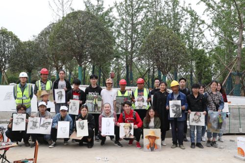 致敬軍運(yùn)勞動者  手繪最美奮斗人 華師美院學(xué)生為軍運(yùn)會建設(shè)者畫像(圖5)
